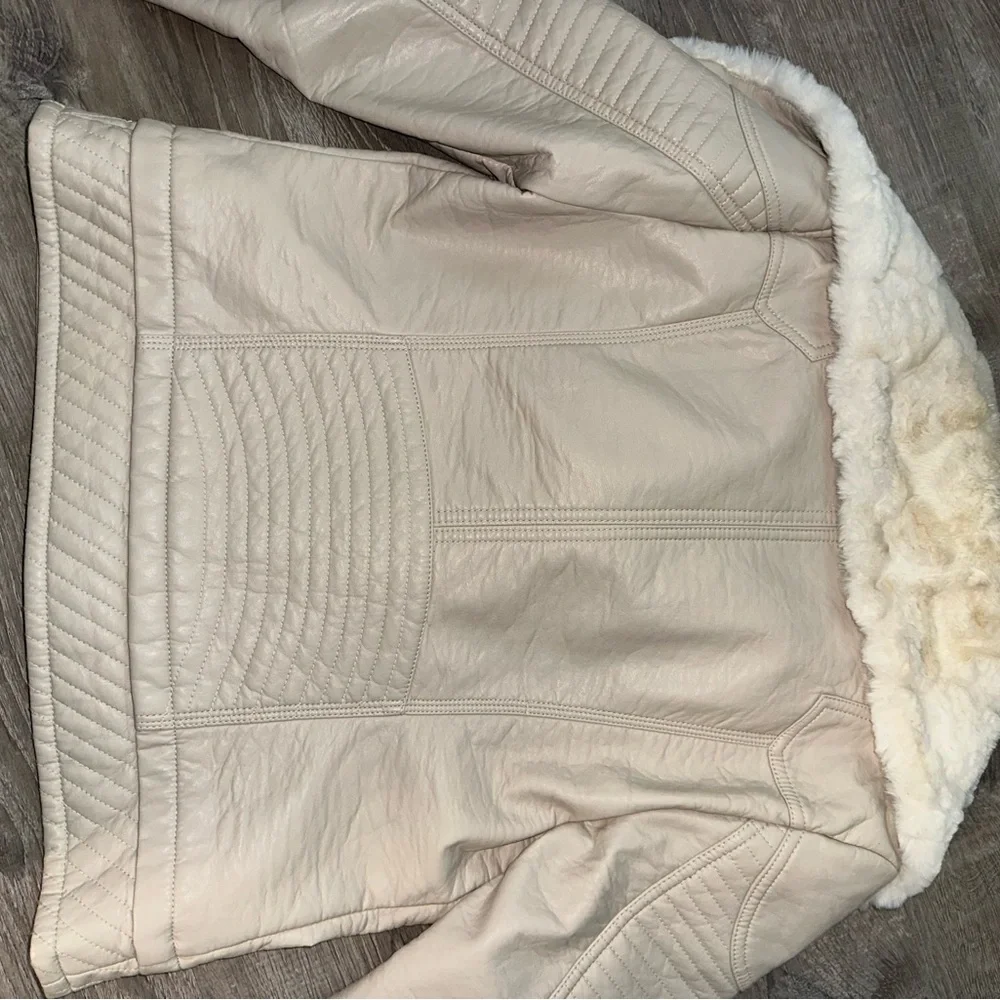 Guess Women's Light Beige Leather Jacket with Faux Fur Collar - Picture 5 of 9